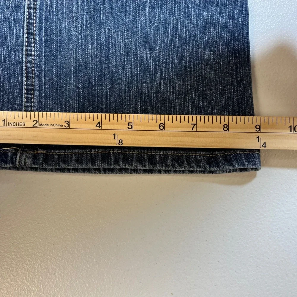 Chicos Platinum Denim Jeans Size 2 (Large) Short High Rise Stretch‎ Flare Blue
